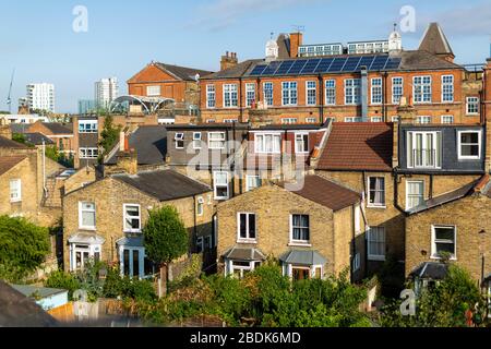 Scènes de rue du quartier londonien de Hackney. Hackney est un grand quartier de l'est de Londres et a également été connu sous le nom de Hackney proprement dit. Banque D'Images