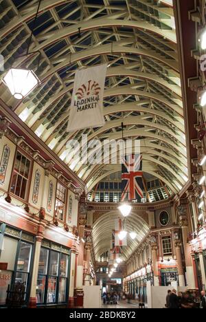 Marché alimentaire traditionnel Ornace Architecturen Roof Leadenhall Market, Gracechurch Street, Langbourn, Londres ce 3 V 1 LT par Sir Horace Jones Banque D'Images