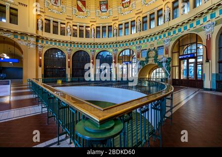 Salle Art nouveau, ancienne gare centrale de Prague ou Praha Hlavní Nádraží, Prague, République tchèque Banque D'Images