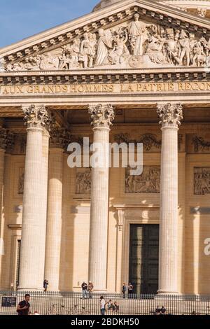 Panthéon Paris, vue sur la façade centrale le jour du soleil Banque D'Images