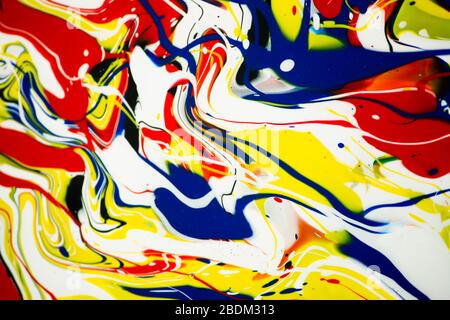 Peinture abstraite, Art peint contemporain Pice, coloré liquide tourbillonnant couleurs de peintures acryliques. Résumé Illustration créative contexte Banque D'Images