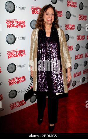 10 avril 2012, Santa Monica, CA, États-Unis: LOS ANGELES - APR 10: Valerie Harper à la célébration ''Off leur Rockers'' à l'Hôtel Viceroy le 10 avril 2012 à Santa Monica, CA (Credit image: © Kay Blake/ZUMA Wire) Banque D'Images