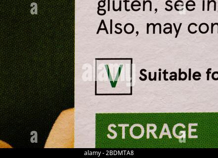 adapté au symbole végétarienne affiché sur l'étiquette d'emballage alimentaire avec une faible profondeur de champ Banque D'Images