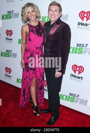 Los Angeles, États-Unis. 9 avril 2020. (FICHIER) Todd Chrisley tests positifs pour Coronavirus COVID-19. Todd Chrisley s'ouvre sur son diagnostic de coronavirus, après un séjour à l'hôpital. LOS ANGELES, CALIFORNIE, États-Unis - 05 DÉCEMBRE : Savannah Chrisley et le père Todd Chrisley arrivent au Jingle ball 2014 de KIIS FM qui se tient au Staples Center le 5 décembre 2014 à Los Angeles, Californie, États-Unis. (Photo de Xavier Collin/image Press Agency) crédit: Image Press Agency/Alay Live News Banque D'Images