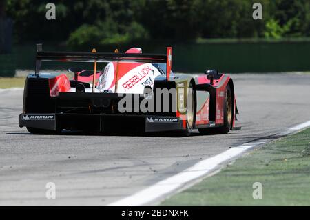 Imola, Italie 3 juillet 2011: Lola B10/60 Toyota LMP 1 de Team Rebellion Racing menée par Neel Jani et Nicolas Prost en action. Banque D'Images