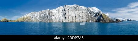 Montagnes enneigées, baie d'Elsehul, île de Géorgie du Sud, Antarctique Banque D'Images