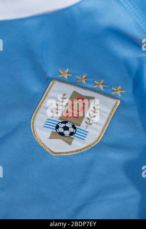 Canillo , Andorre - 9 abril 2020 - logo de l'équipe nationale de football de l'Uruguay imprimé sur chemise, AUF Asociación Uruguaya de Futbol. Banque D'Images