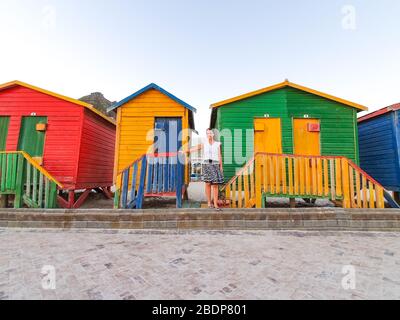 Maisons de plage colorées à Muizenberg Banque D'Images