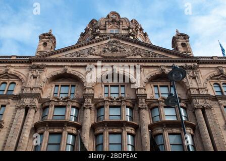 Regency Architecture Neoclassical Harrods Department Store 87-135 Brompton Rd, Knightsbridge, Londres SW1X 7XL par Charles William Stephens Banque D'Images