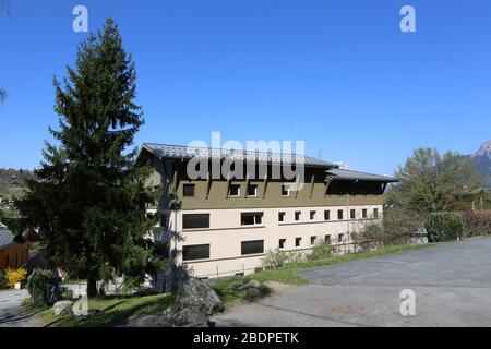 EHPAD. Résidence le Val Montjoie. Maison de retraite. Croix en bois. Saint-Gervais-les-bains. Haute-Savoie. France. Banque D'Images