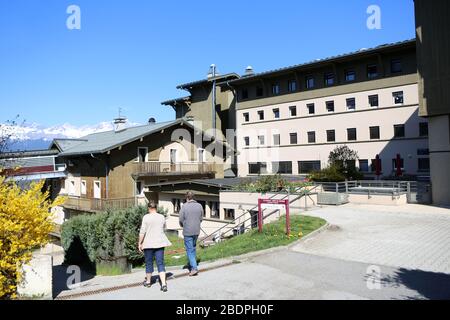 EHPAD. Résidence le Val Montjoie. Maison de retraite. Croix en bois. Saint-Gervais-les-bains. Haute-Savoie. France. Banque D'Images