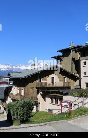 EHPAD. Résidence le Val Montjoie. Maison de retraite. Croix en bois. Saint-Gervais-les-bains. Haute-Savoie. France. Banque D'Images