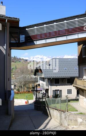 EHPAD. Résidence le Val Montjoie. Maison de retraite. Croix en bois. Saint-Gervais-les-bains. Haute-Savoie. France. Banque D'Images