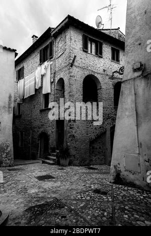 Castelnuovo di Farfa, Latium, Italie: Ancienne maison dans l'ancien village de Castelnuovo di Farfa Banque D'Images