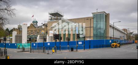 Nightingale Hospital, Yorkshire et Humber, Harrogate, Royaume-Uni. 9 avril 2020. Les préparatifs pour l'ouverture de l'hôpital Nightingale à Harrogate, dans le Yorkshire du Nord, au Royaume-Uni, sont bien avancés. Crédit: Photographie de lumière de capture / Alay Live News. Banque D'Images