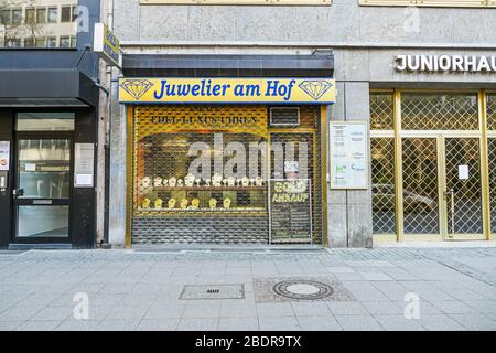 Barred Jewellery Store à Francfort pendant la quarantaine de Covid-19 Banque D'Images