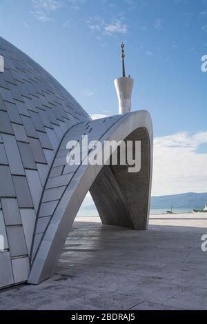 Le Centre islamique Rijeka, dans une banlieue de Rijeka, comté de Primorje-Gorski Kotar, Croatie. Ouvert en 2013 grâce à un don du Qatar Banque D'Images