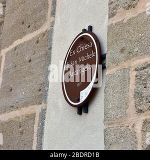 Signal d'indication pour les touristes ancienne église de Saint-Michel l'Archange (ex chiesa di san michele arcangelo) 22 septembre 2019 Sciacca Sicile Italie Banque D'Images