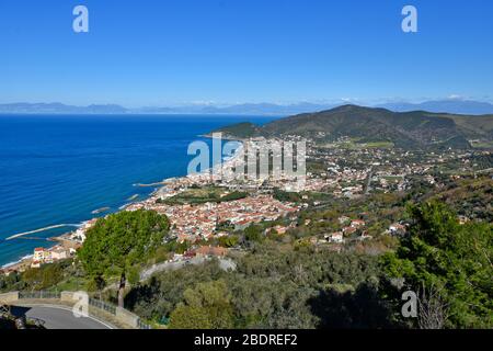 Vue panoramique sur Castellabate, une ville du sud de l'Italie Banque D'Images