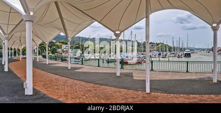 Pont à baldaquin, bateaux à la marina du bassin de la ville de la rivière Hatea à Whangarei, région du Northland, Île du Nord, Nouvelle-Zélande Banque D'Images