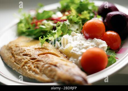 Salade de poissons en bonne santé Banque D'Images