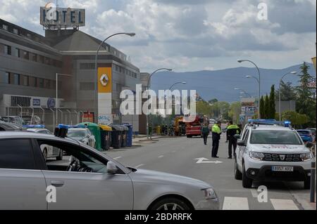 Madrid, Espagne - 8 avril 2020 incendie dans la concession Hyundai en état d'alarme complet en raison d'un coronavirus dû à un court-circuit électrique. Banque D'Images