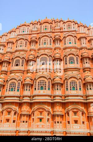 Hawa Mahal, Jaipur; Rajasthan; Inde,Hawa Mahal est un beau palais à Jaipur (ville rose), Palais des vents ou Palais de la Banque D'Images