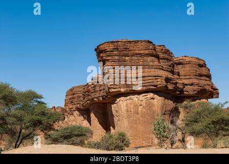 Labyrithe de formation de roches appelé d'Oyo dans le plateau Ennedi sur dessert Sahara, Tchad, Afrique. Banque D'Images