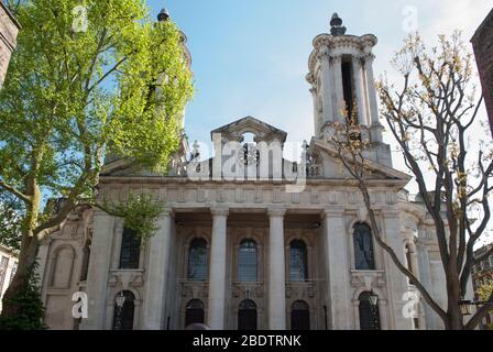 Architecture baroque anglaise façade en pierre de Portland St. Johns Smith Square, Westminster, Londres SW1P By Banque D'Images