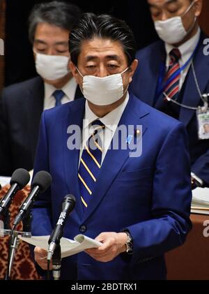 Mardi. 7 avril 2020. Le Premier ministre japonais Shinzo Abe assiste à la session du comité des règles et de l'administration de la Chambre basse à l'alimentation nationale à Tokyo, au Japon, le mardi 7 avril 2020. Banque D'Images