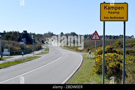 Kampen, Allemagne. 7 avril 2020. La route de Kampen est presque vide. (À dpa 'C'est un désastre' - une visite à la Sylt isolée) crédit: Carsten Rehder/dpa/Alay Live News Banque D'Images