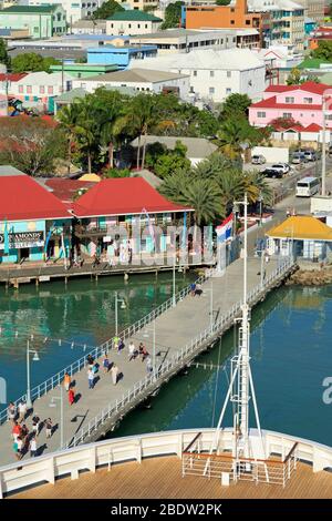 Waterfront à Saint-Jean, Île d'Antigua, Antigua-et-Barbuda, Antilles Banque D'Images