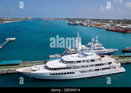 Bateaux à Prince George Wharf, Nassau City, New Providence Island, Bahamas Banque D'Images