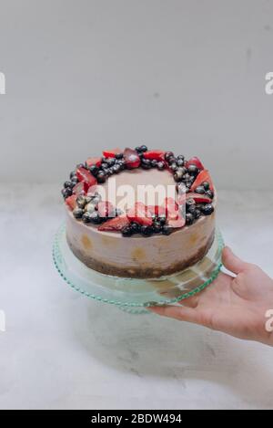 gâteaux de fraises maison crus aux baies fraîches Banque D'Images