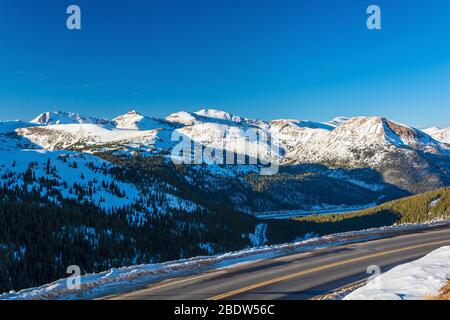 Loveland Pass et Hagar Mountain, Mount Trelease, la Citadelle, Pettingell Peak, Mount Bethel et Vasquez Peak dans les Rocheuses du Colorado Banque D'Images