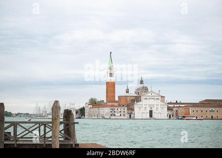 Venise. Italie - 14 mai 2019: Vue sur San Giorgio Maggiore à Venise, Italie. Ciel nuageux. Banque D'Images