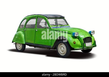 Voiture française classique, vue latérale isolée sur le blanc Banque D'Images