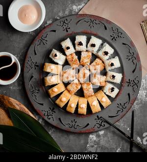 vue sur le dessus de l'ensemble de sushis Banque D'Images