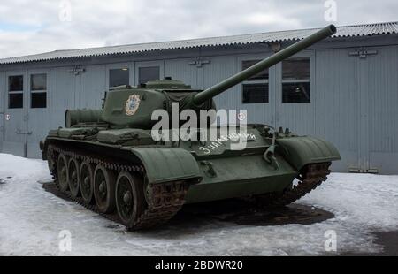 23 mars 2019 région de Moscou, Russie. Réservoir moyen soviétique de la seconde période de la guerre mondiale T-34-85 au Musée central des armes et de l'équipement blindés dans Banque D'Images