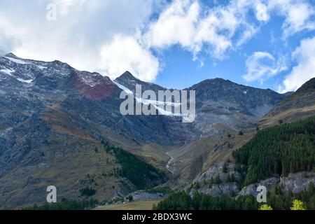 Paysage de montagne en été. Banque D'Images