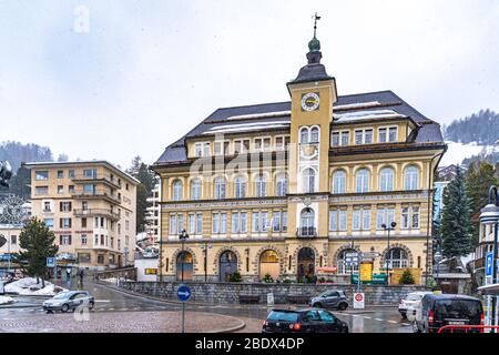 Saint Moritz, Suisse - 20 décembre 2019 - vue de la bibliothèque Saint Moritz à Saint Moritz, Suisse le 20 décembre 2019, jour de neige froide Banque D'Images
