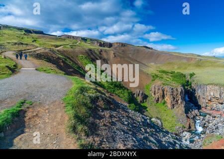 Litlanesfoss vu de Hengifoss Track, région orientale, Islande Banque D'Images