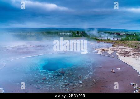 Blesi dans une zone géothermique à côté de la rivière Hvítá, région du Sud, Islande Banque D'Images