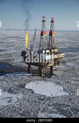 Plate-forme de forage pétrolier offshore, Alaska Banque D'Images