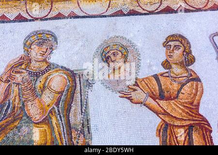 Mosaïque d'un matron romain dans sa salle de toilette. Musée national Bardo. Tunis. Tunisie, Afrique. Banque D'Images