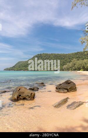 Plage de coucher de soleil, île de koh rong samloem, sihanoukville, Cambodge. Banque D'Images