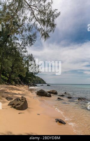 Plage de coucher de soleil, île de koh rong samloem, sihanoukville, Cambodge. Banque D'Images