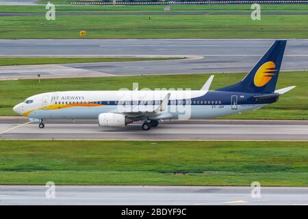 Changi, Singapour – 29 janvier 2018 : avion Boeing 737-800 de jet Airways à l'aéroport de Changi (NAS) à Singapour. Boeing est une usine américaine d'avions Banque D'Images