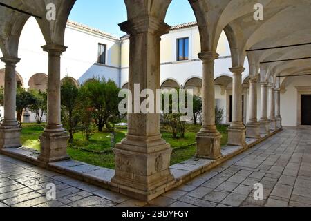 Cour intérieure de l'Hôtel de ville de Padula, une ville de la province de Salerne, Italie Banque D'Images