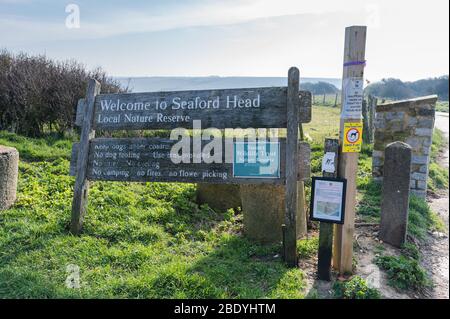 Réserve naturelle de Head. Marchez jusqu'aux plages de Hope Gap et de Cuckmere Haven avec un accès plus loin à Beachy Head entre Seaford et Eastbourne, East Sussex, Royaume-Uni, point de mire sélectif. Seaford Angleterre - 26 mars 2020 Banque D'Images